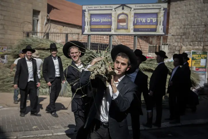 sukkot in Meah Shearim