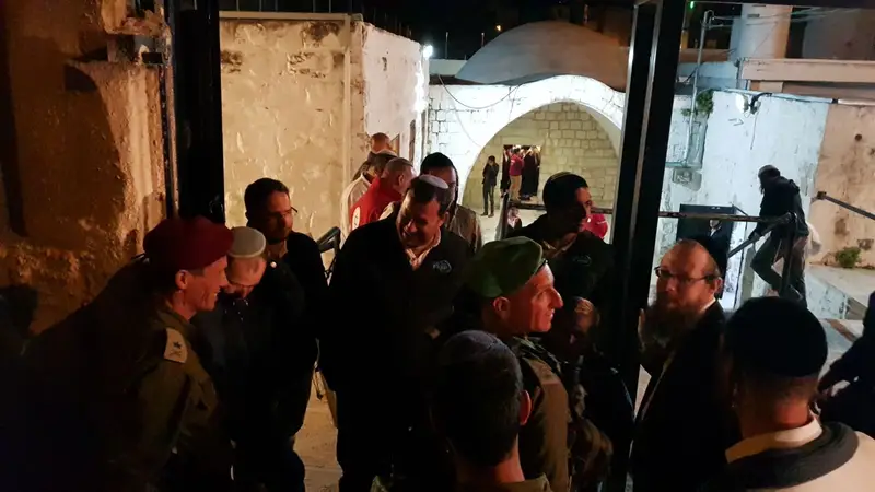 דגן מתפללים