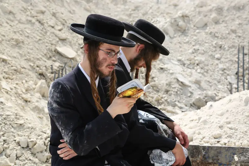 מפגינים גולובנציץ בית שמש קברים יעקב לדרמן