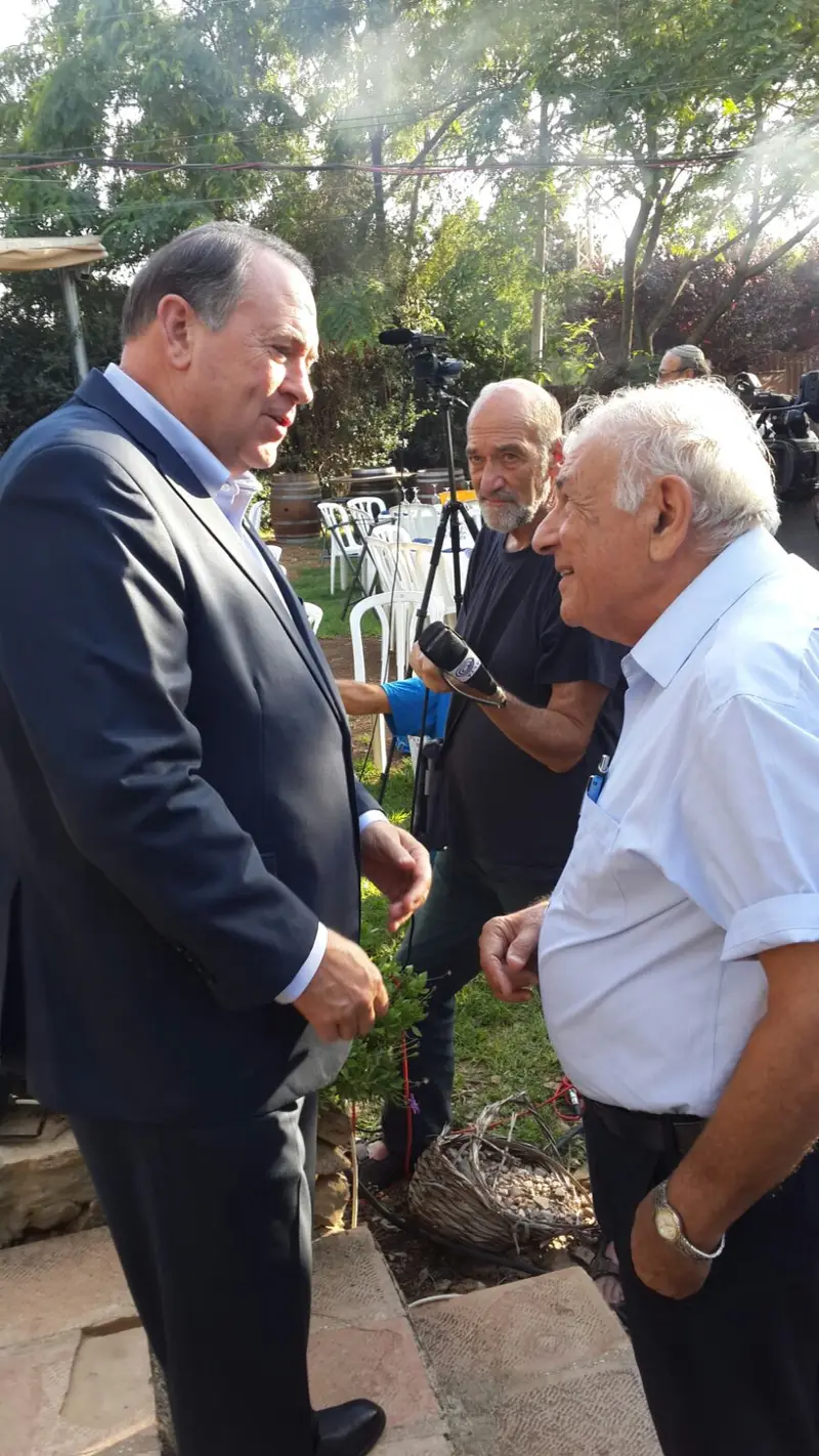 האקבי