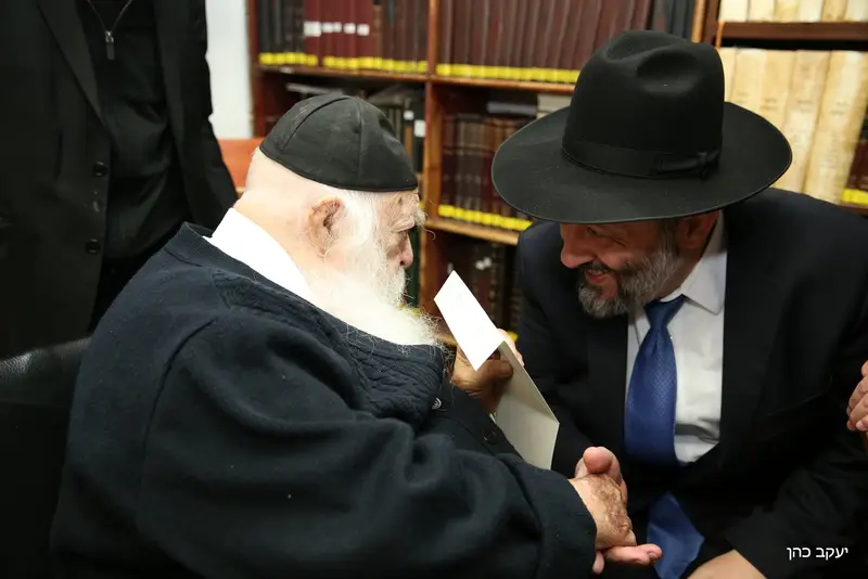 אריה דרעי רבי חיים קנייבסקי (3)