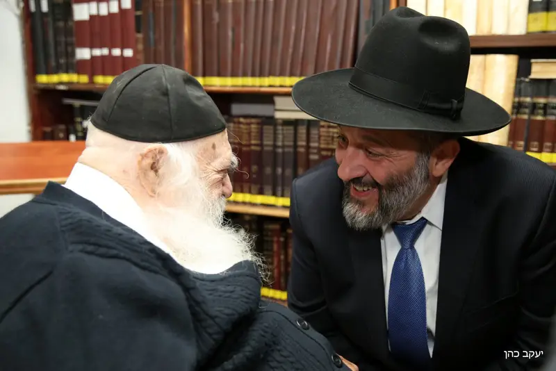 אריה דרעי רבי חיים קנייבסקי (5)