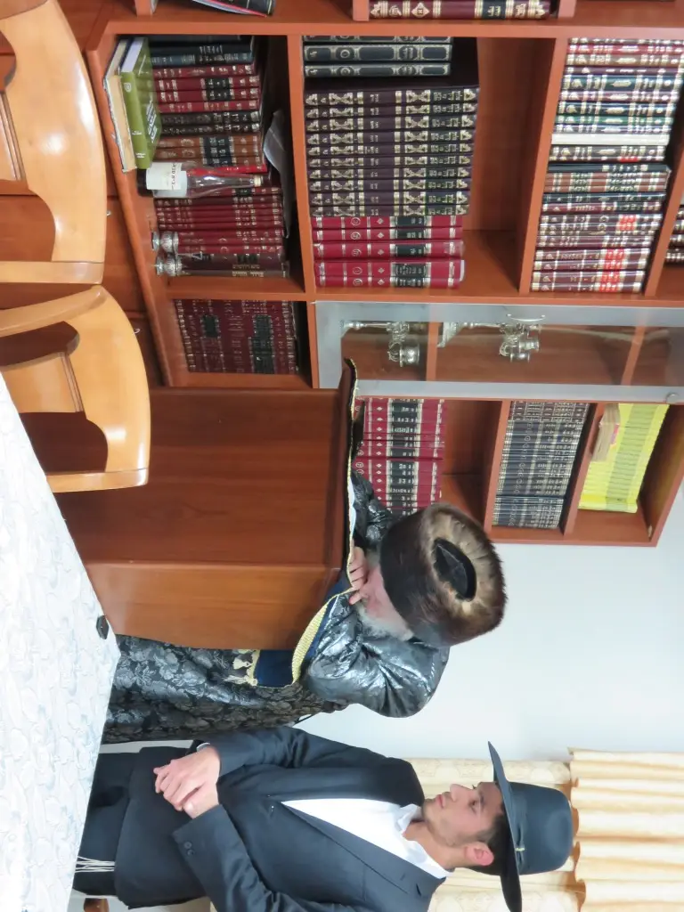 בתפילת מעריב במוצאי שבת