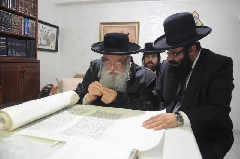 הגרל מינצברג רבה של קהילת המתמידים