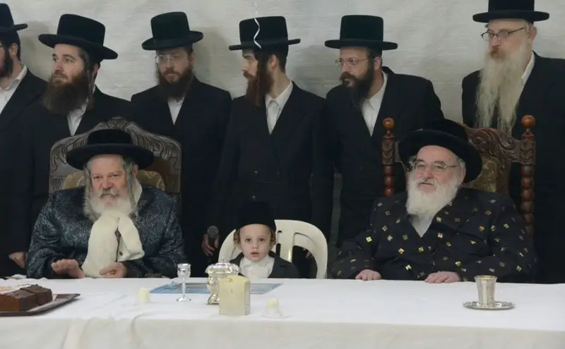 לתמונה ראשית