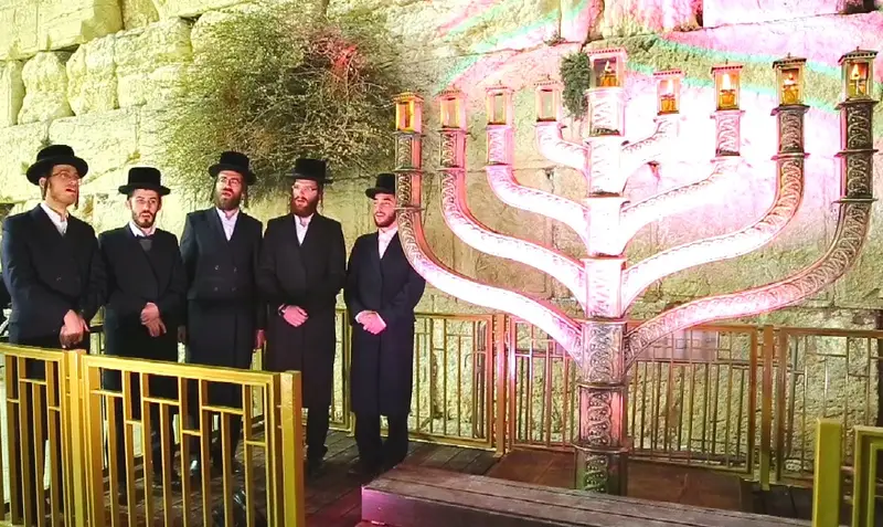 מקהלה, בעלי המנגנים, חנוכה (5)