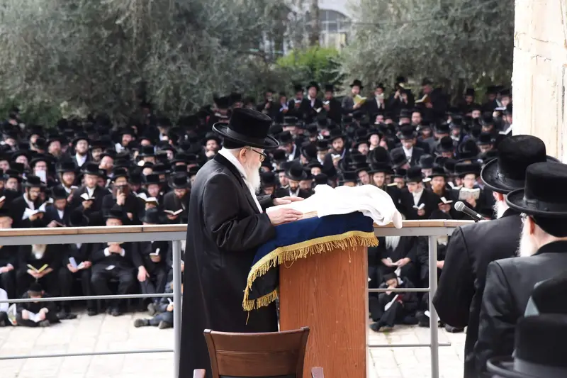 משה גולדשטיין סקווירא חברון קבר רחל (16)