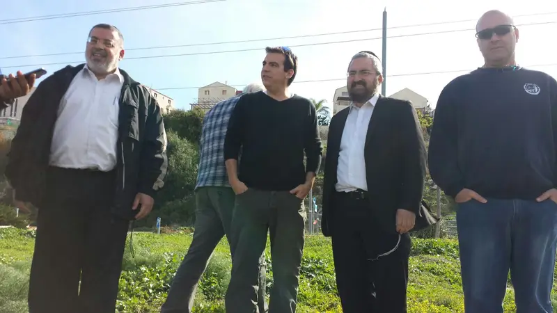 שוטטות כלבים - סיור בשכונות
