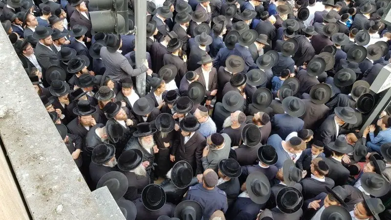 הלווית מרן - 001