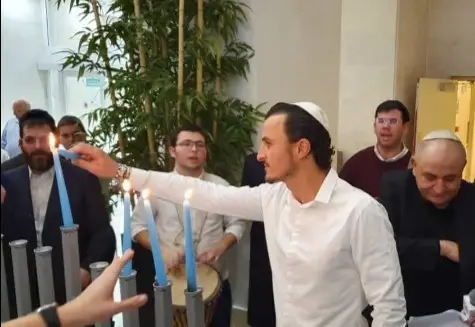 שניידר חנוכה תש''פ (9)