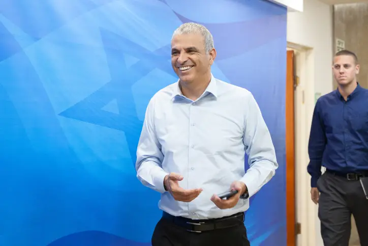 עובד עליו? | שר האוצר, משה כחון