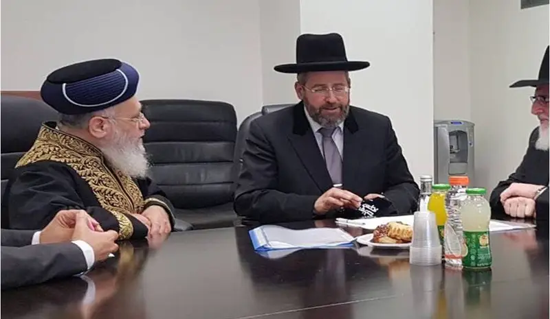 מכירת החמץ של אלעל אצל הרבנים הראשיים לישראל
