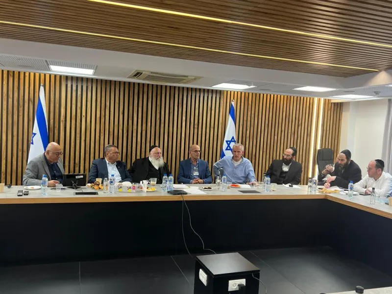 גולדקנופף - שערי צדק