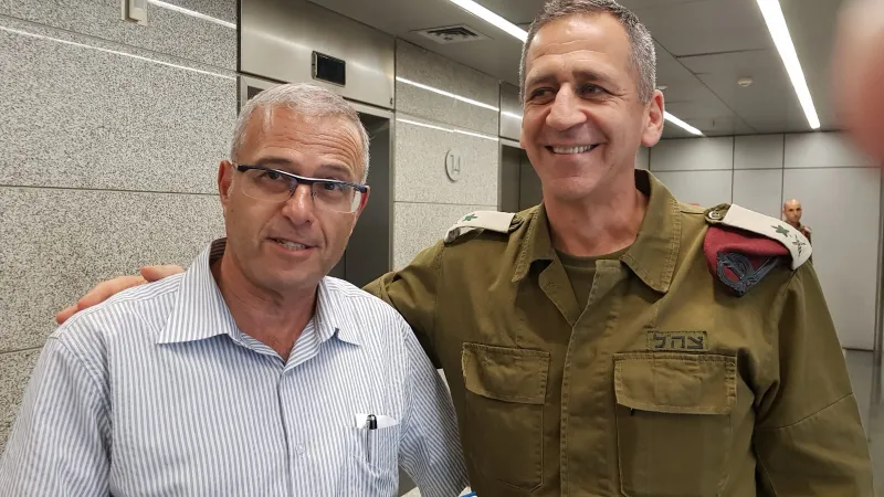 אביב כוכבי קובי פינקלר