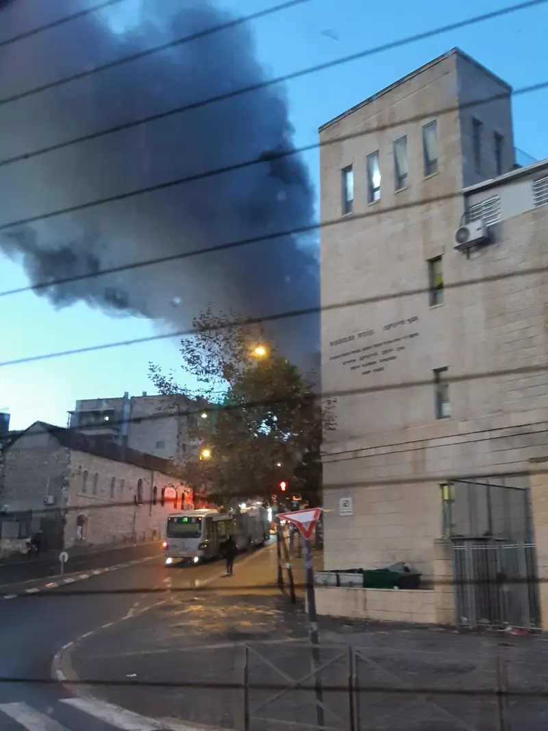 אוטובוסעולה באש