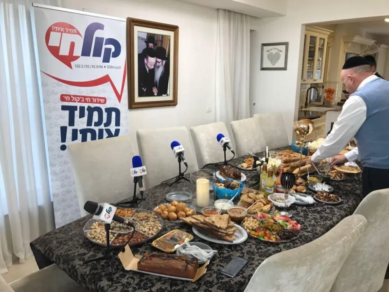 אורח לטוקר 01