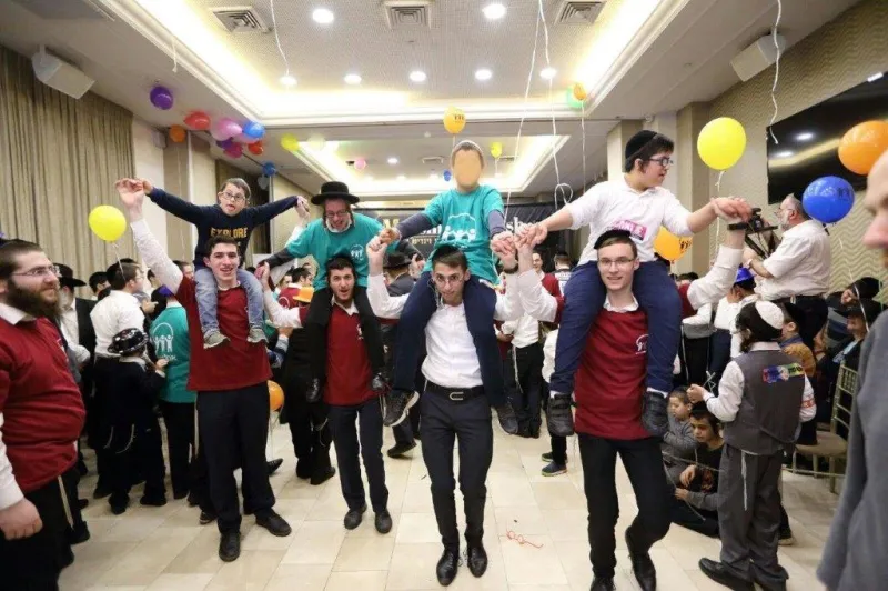 אם אתה משמח את שלי. מסיבת ראש חודש אדר עם הילדים המיוחדים צילום יעקב נחומי (1)