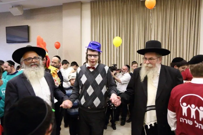 אם אתה משמח את שלי. מסיבת ראש חודש אדר עם הילדים המיוחדים צילום יעקב נחומי (12)