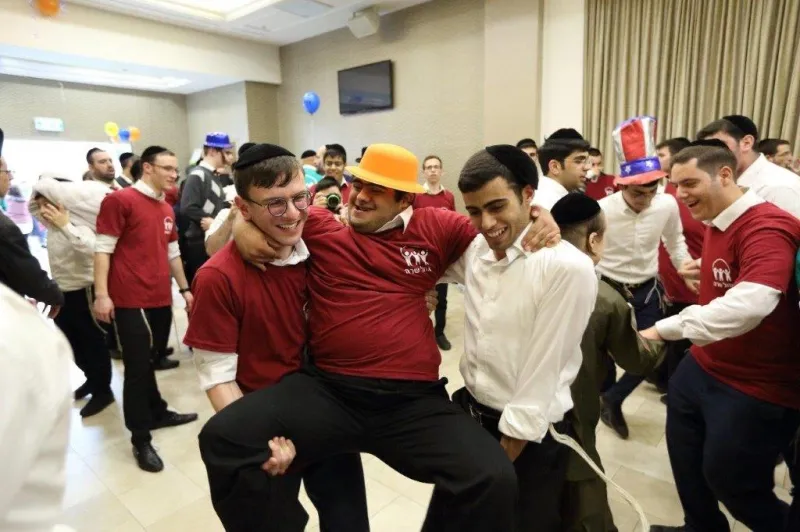 אם אתה משמח את שלי. מסיבת ראש חודש אדר עם הילדים המיוחדים צילום יעקב נחומי (20)