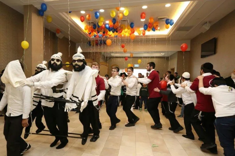 אם אתה משמח את שלי. מסיבת ראש חודש אדר עם הילדים המיוחדים צילום יעקב נחומי (3)