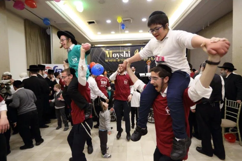 אם אתה משמח את שלי. מסיבת ראש חודש אדר עם הילדים המיוחדים צילום יעקב נחומי (7)