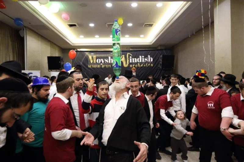אם אתה משמח את שלי. מסיבת ראש חודש אדר עם הילדים המיוחדים צילום יעקב נחומי (8)
