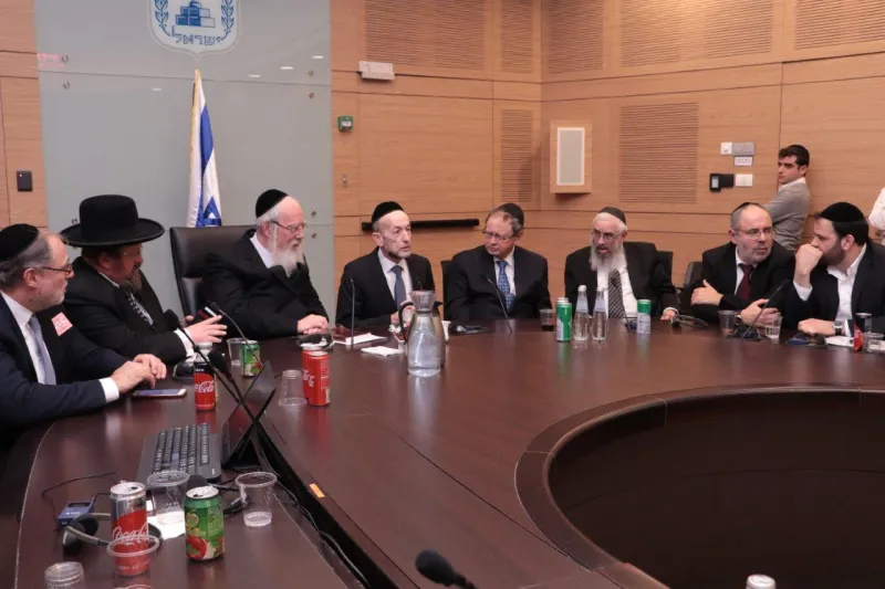ב (15)