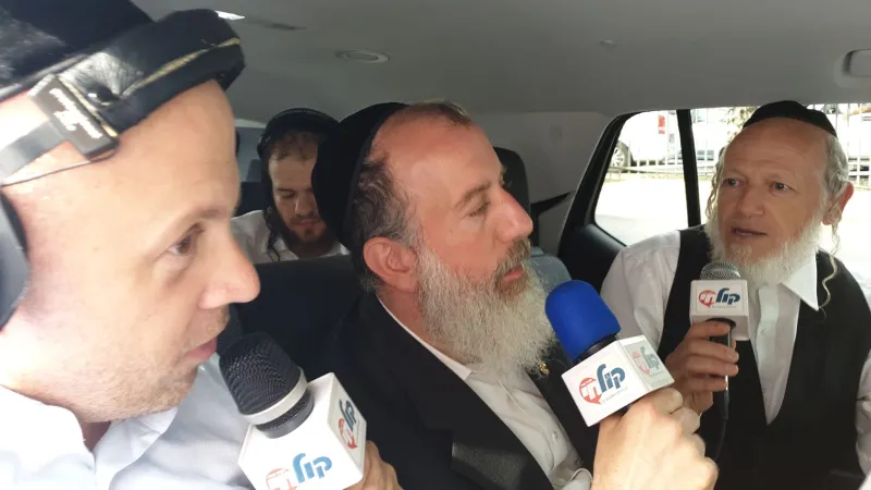 דייטש טוקר משי זהב