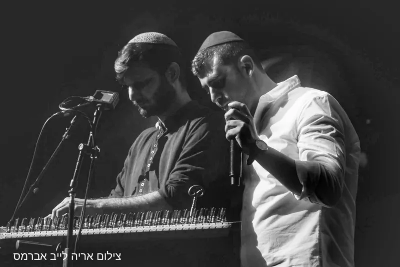 הופעה ישי ריבו אסרו חג צילום אריה לייב אברמס' (23)