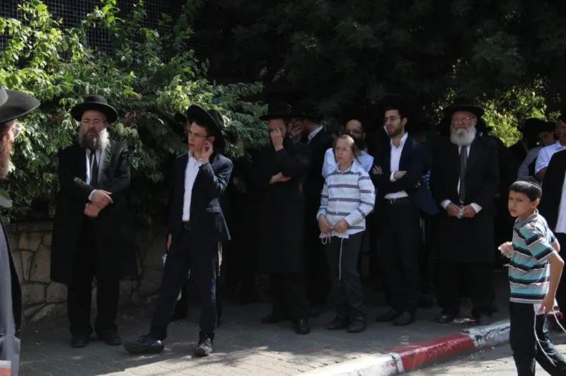 הלוויית ר' ניסים קרליץ צילום דוד קשת (16)