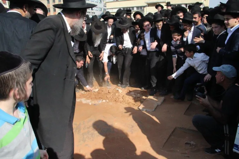 הלוויית ר' ניסים קרליץ צילום דוד קשת (36)