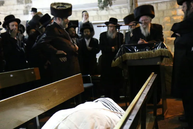 הלווית הרב יצחק גודלמן זצל מזוויעהל 05
