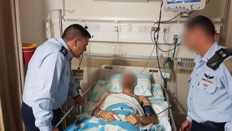 המפקדים והטייס