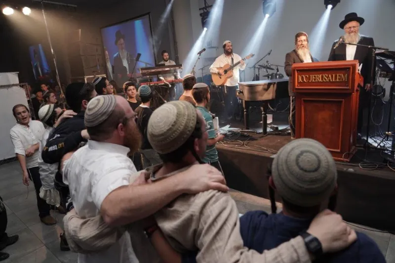 התוועדות ט''ו בשבט הרב יוסיפון צילום הלל מאיר (17)