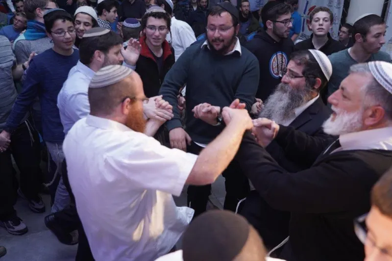 התוועדות ט''ו בשבט הרב יוסיפון צילום הלל מאיר (38)
