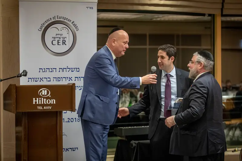 ו (4)