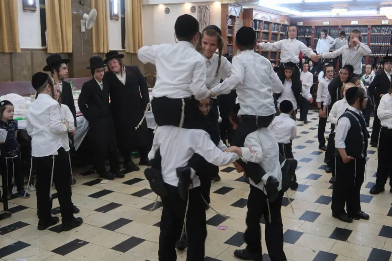 חלוקת פרסים ברסלב ילדים צילום משה מרקוביץ (15)
