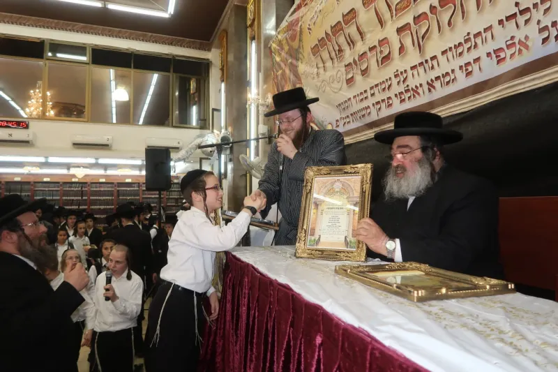 חלוקת פרסים ברסלב ילדים צילום משה מרקוביץ (4)