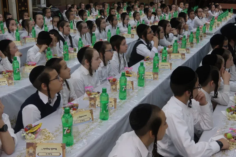 חלוקת פרסים ברסלב ילדים צילום משה מרקוביץ (7)