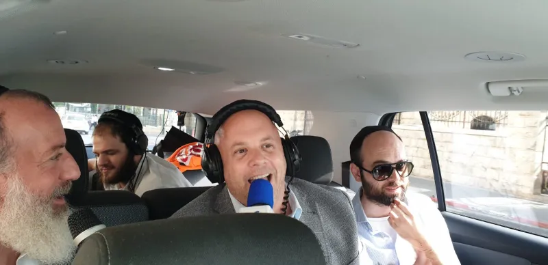 טוקר דייטש מני
