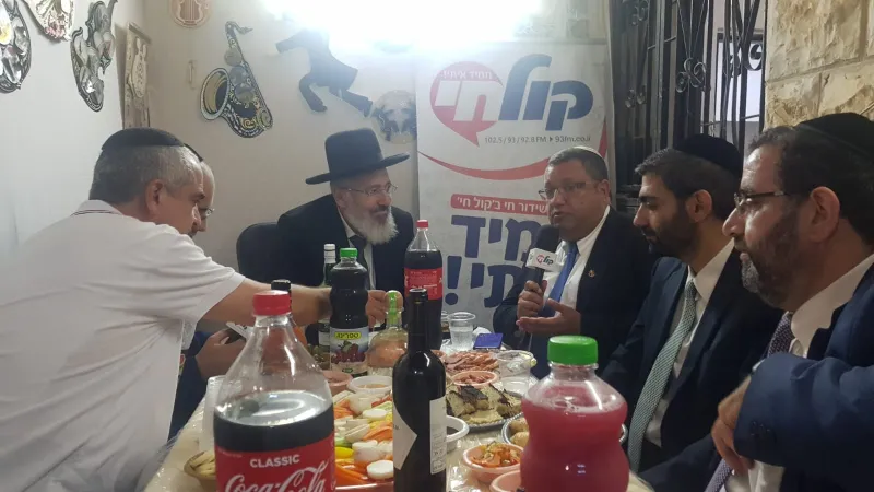 ליאון קלוז אפ