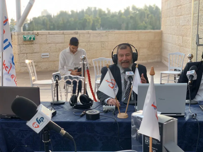 מנחם טוקר יד שרה אורי לופוליאנסקי (3)