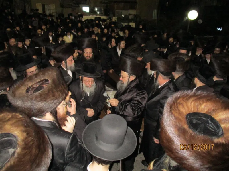 הלווית הרב יצחק גודלמן זצל מזוויעהל 06