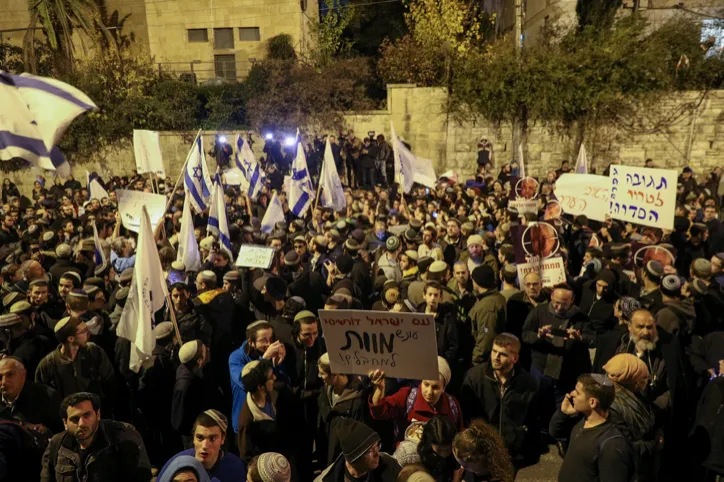 RIGHT WING DEMO