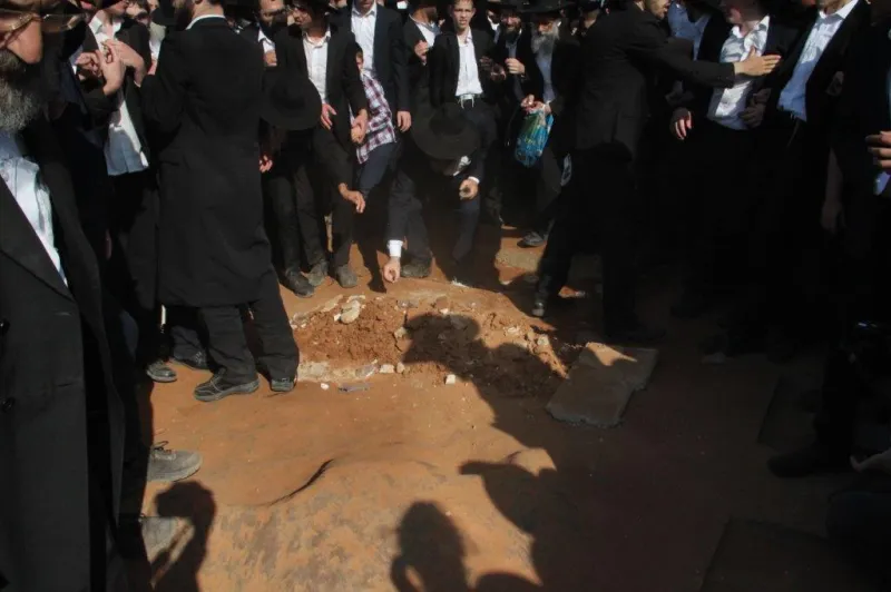 הלוויית ר' ניסים קרליץ צילום דוד קשת (37)