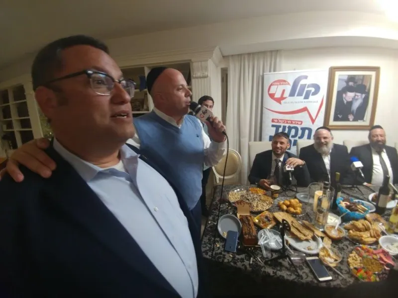 טוקר