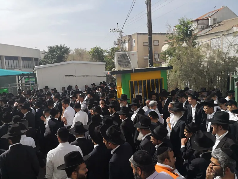 הלווית הרב קורח 02