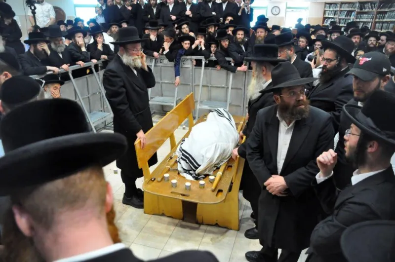 לווית האדמו''ר מקאליב צילום אלקנה קליין (13)
