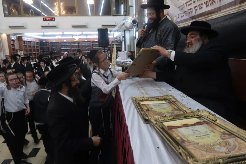 חלוקת פרסים ברסלב ילדים צילום משה מרקוביץ (20)