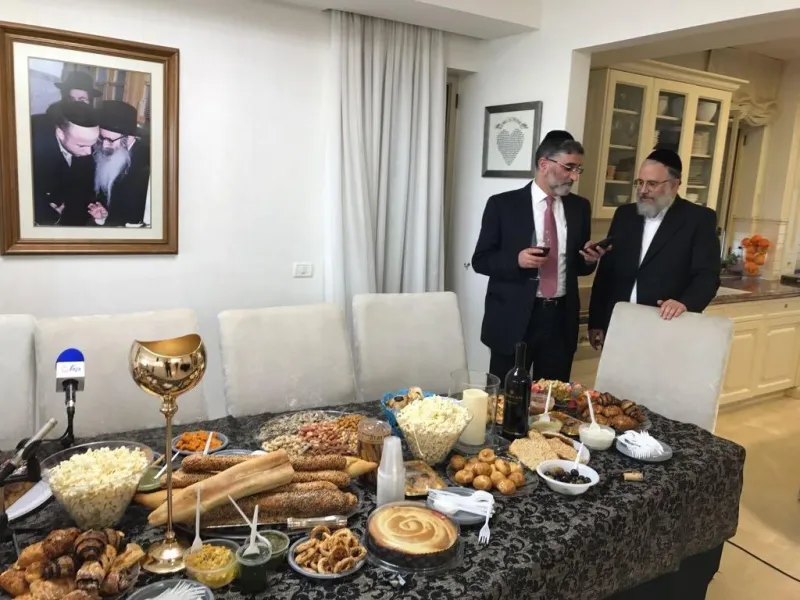 אורח לטוקר 05